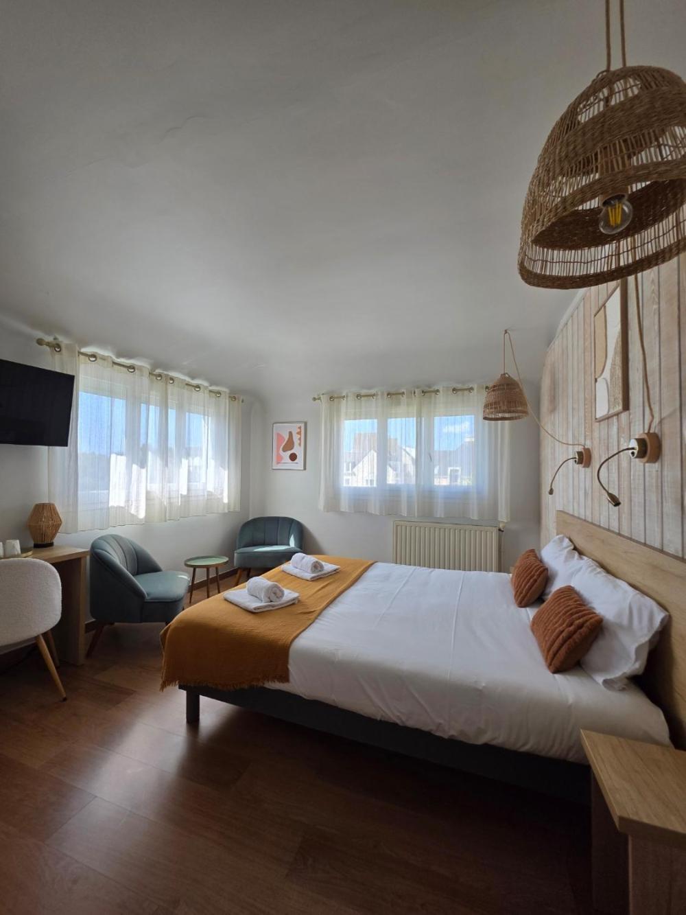 Brit Hotel Des Halles Конкарно Екстер'єр фото
